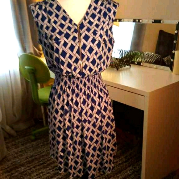 Dresses & Skirts - Pretty Blue and White dress